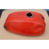 PALIVOVÁ NÁDRŽ - 634 - ČERVENÁ - (OPRAVOVANÉ DRŽÁKY)